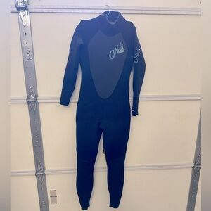 Women’s O’Neil 4/3 full body wetsuit size 6